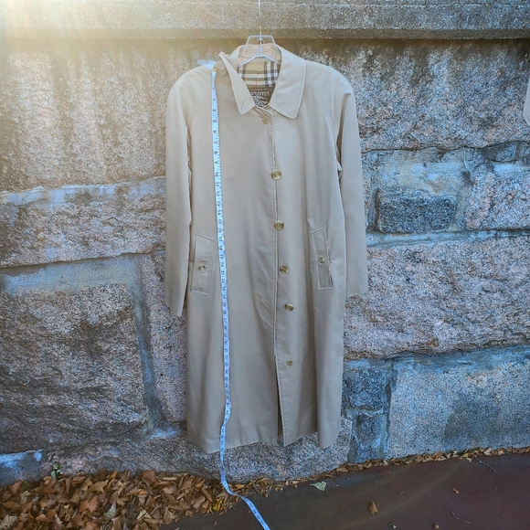 Burberry Trench Coat. Labeled Size 10 Long - Picture 12 of 14